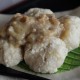 京都江部粉・麺ミックを使って、クルミみそタレ団子を作ってみました。