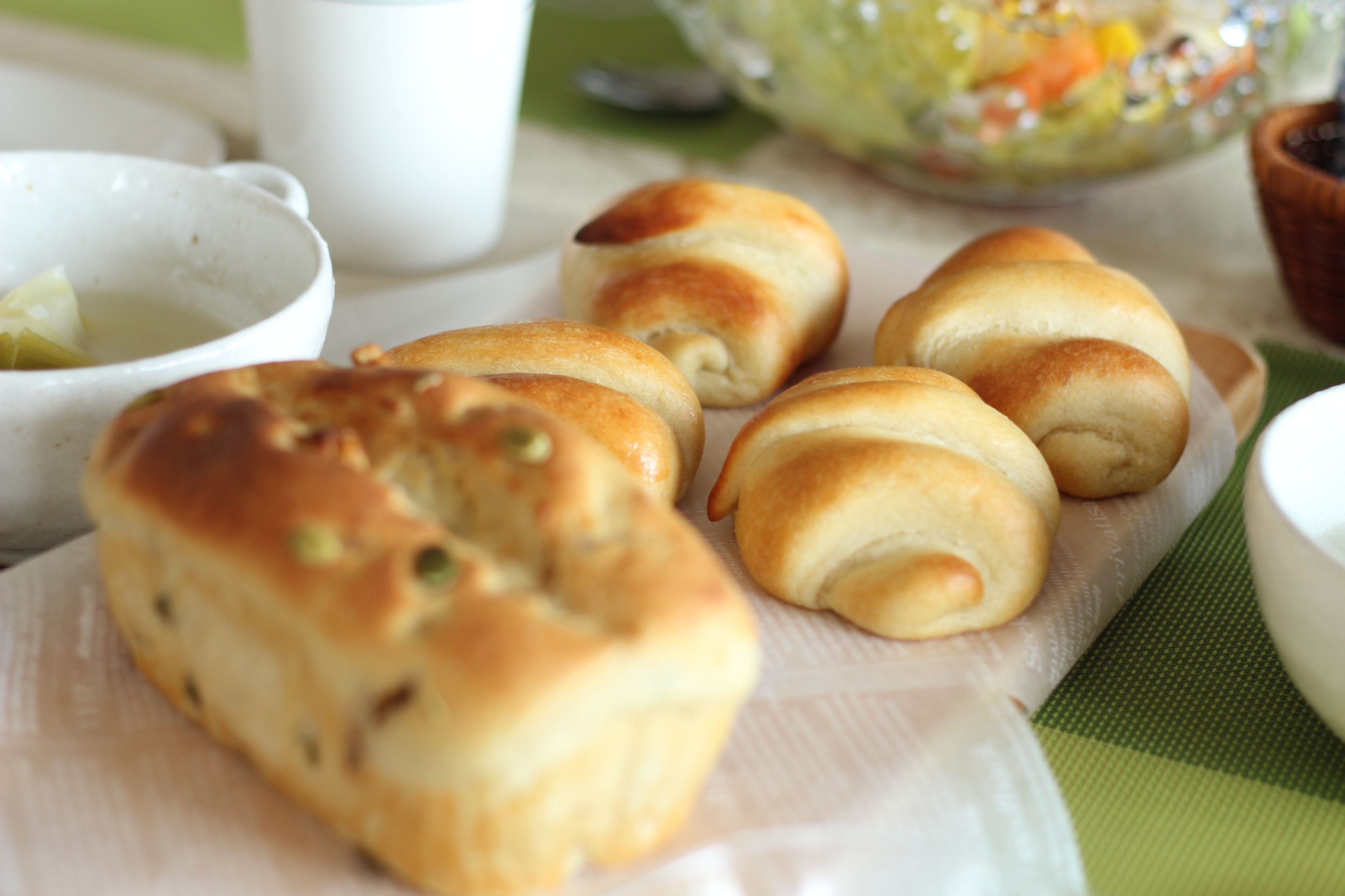阿倍野区西田辺a-ta-sante糖質制限パン料理教室。京都江部粉ベーシックコース１回目、ナッツブレッド＆ロールパン。