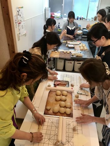 a-ta-sante糖質制限パン料理教室。阿倍野区。桃ヶ池町。ａ－ｔａ－ｓａｎｔ’ｅ．京都江部粉糖質制限パンパン体験会。２０１9．10．19．低糖食コーディネーター。利野郁枝。